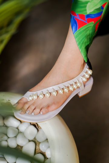 Dainty Darling flats