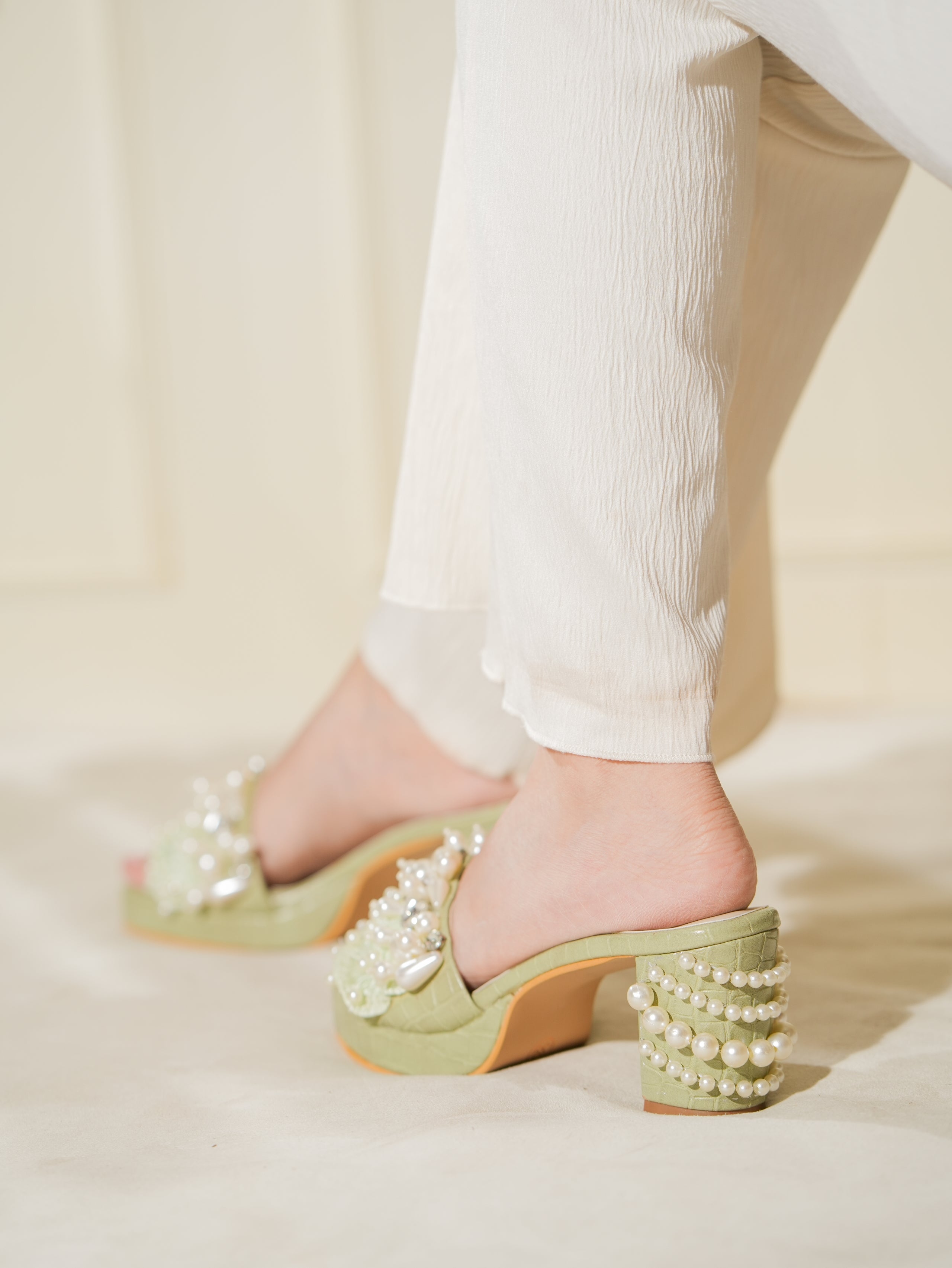 Pearl Tribe Heels