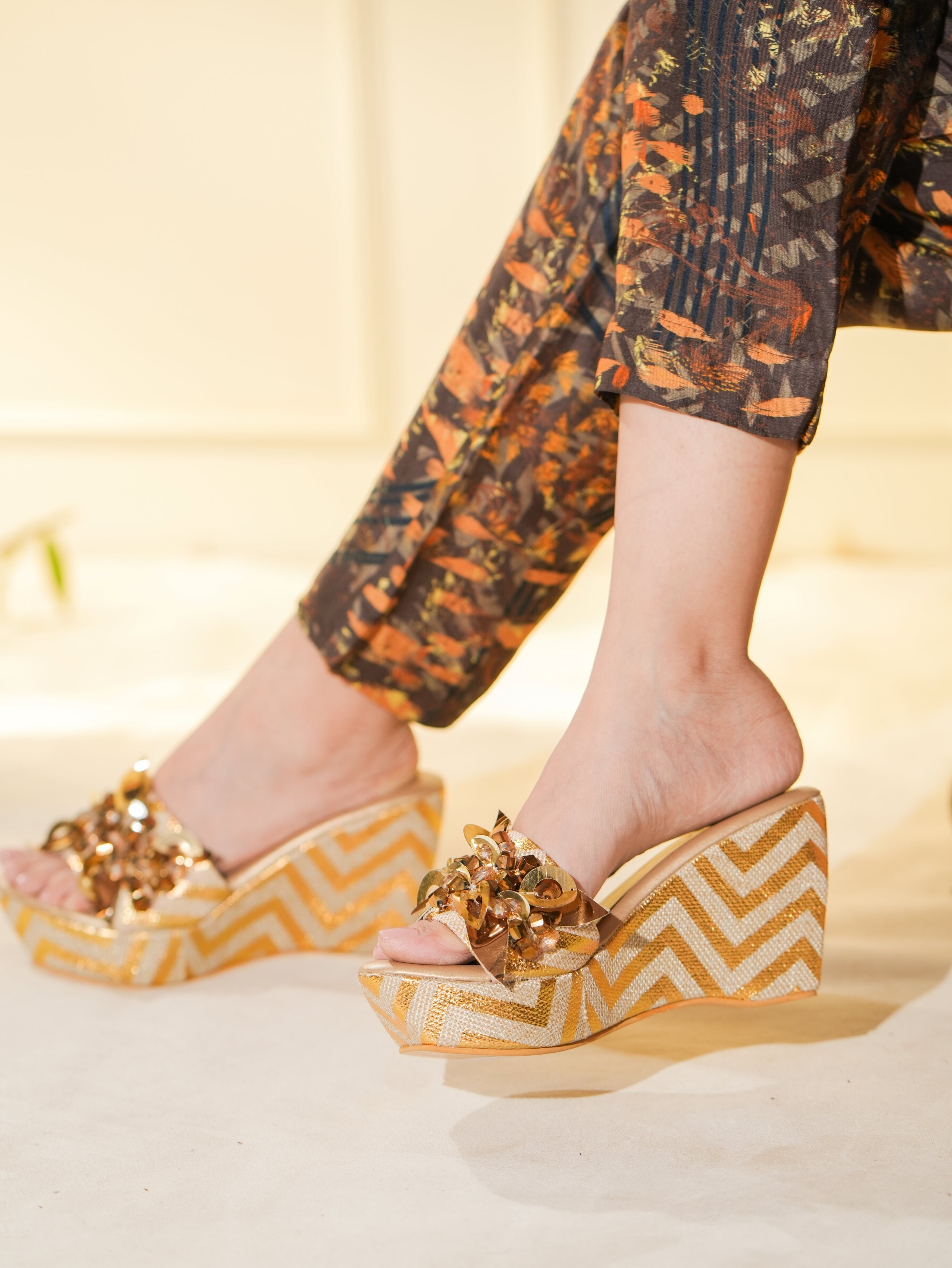Gold Waves Wedges