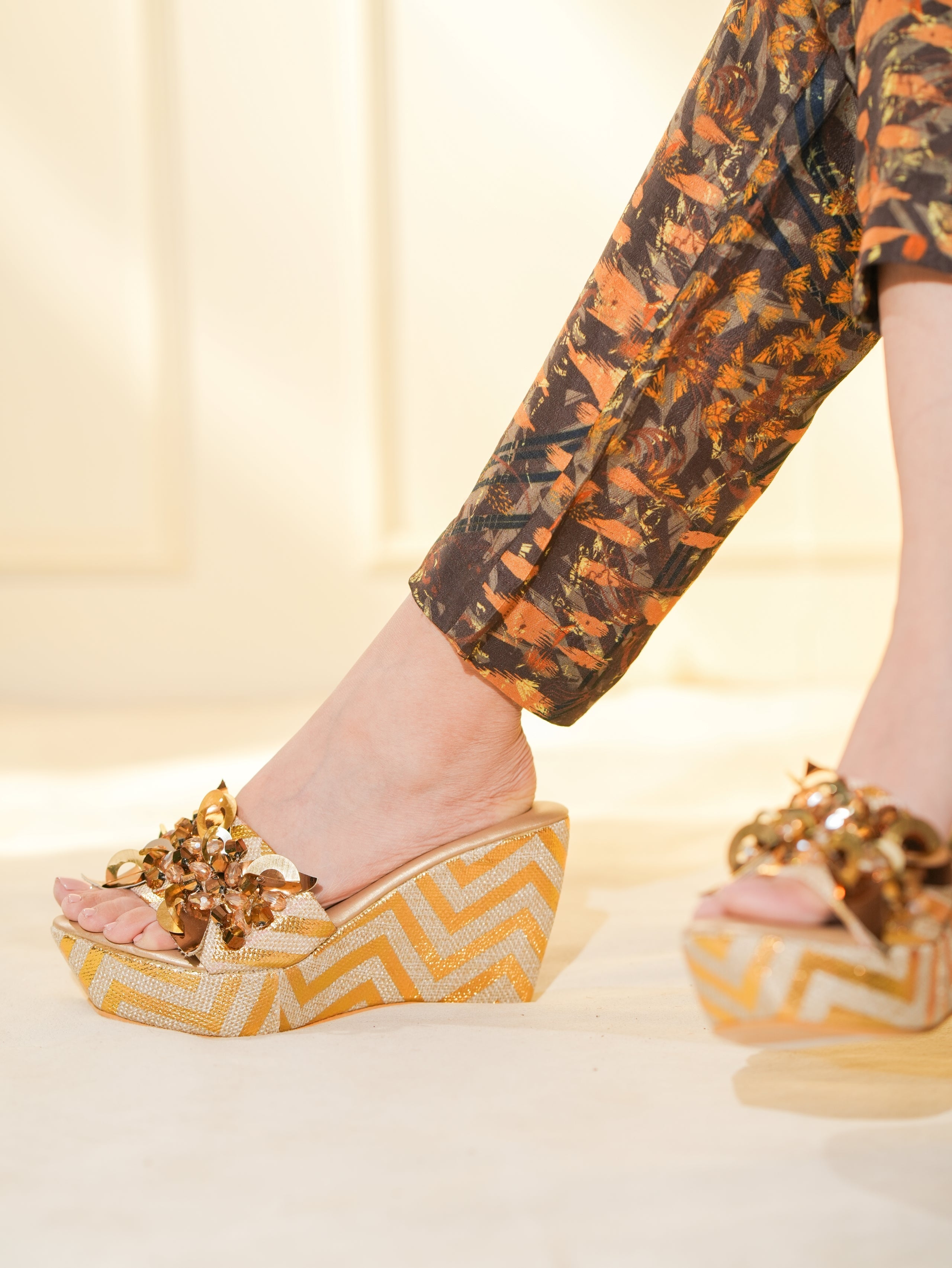 Gold Waves Wedges