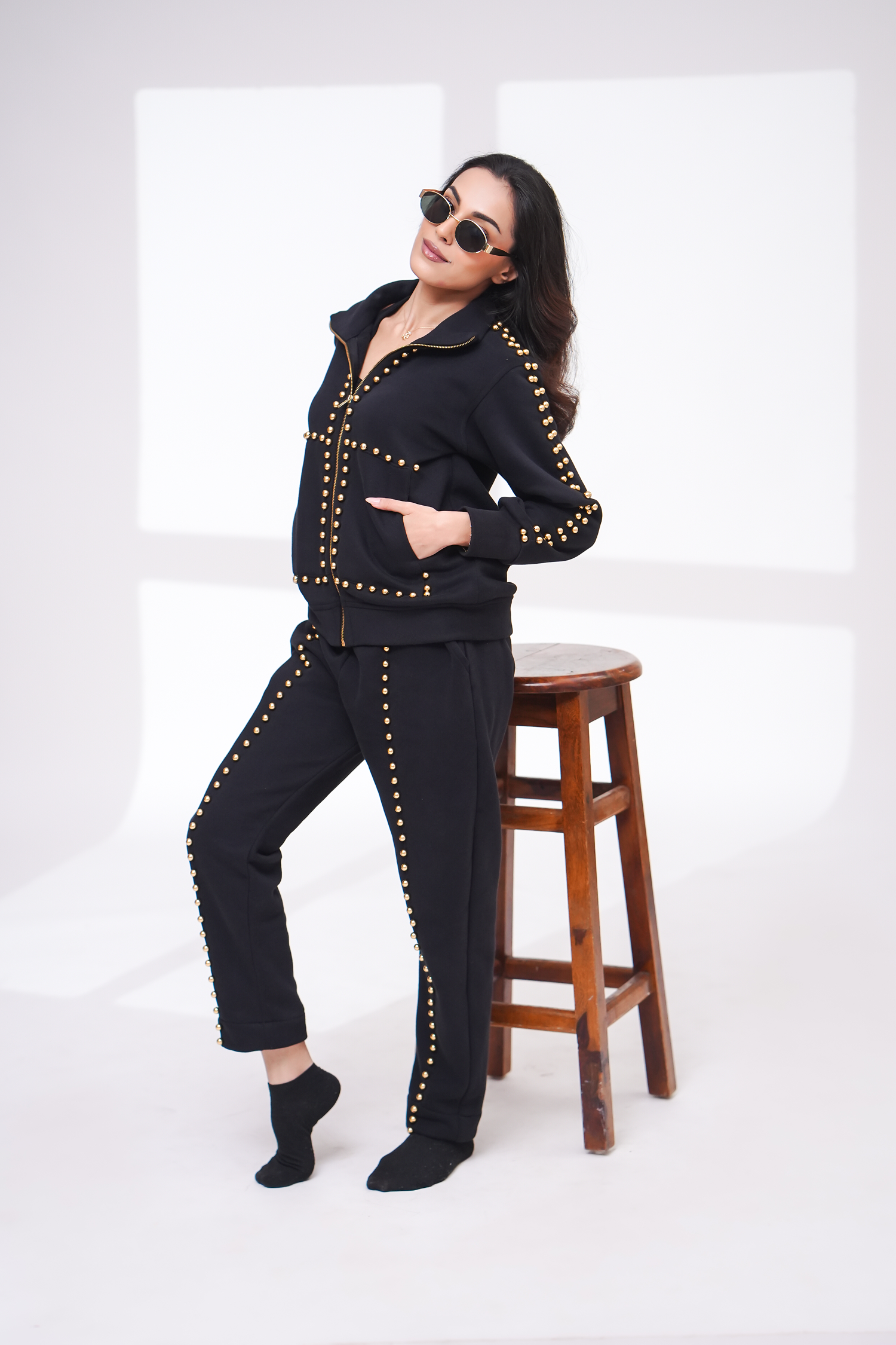 Iconic (Black)