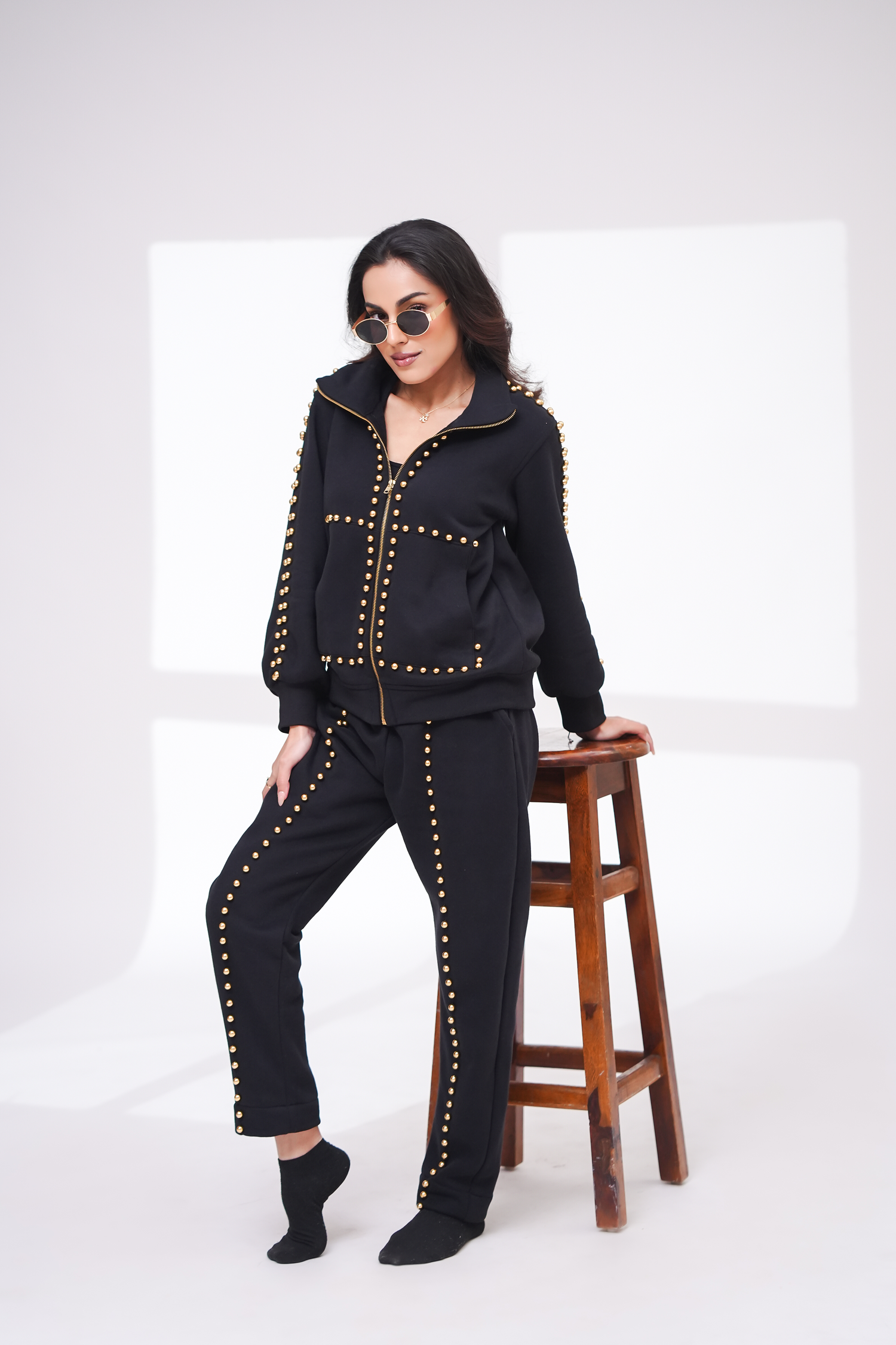 Iconic (Black)