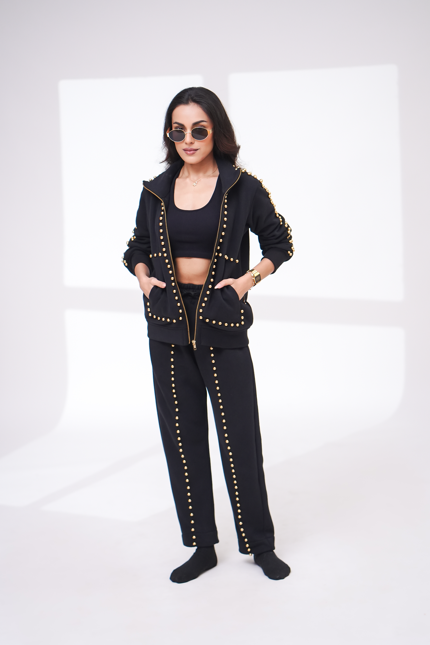 Iconic (Black)