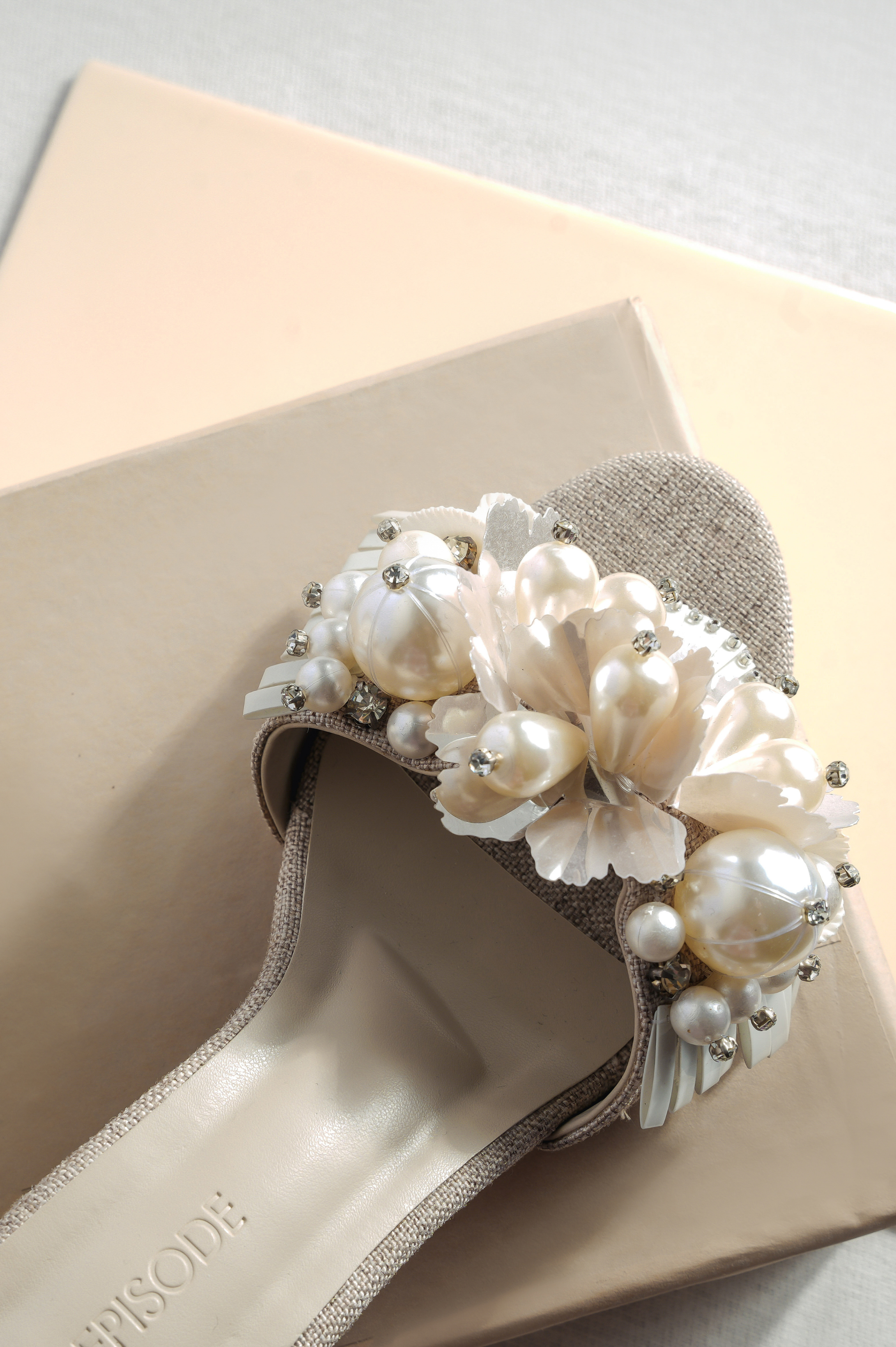 Cold Cold Heart Block Heels (Cream)